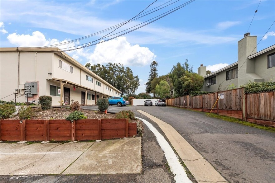 More Photos Of 20324 Forest Ave, Castro Valley Apartments For Sale