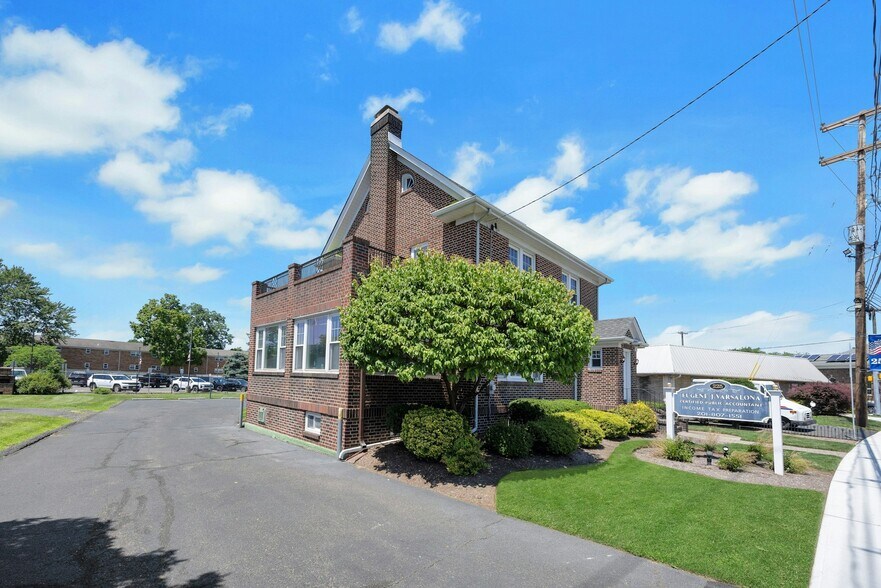 More Photos Of 225 Liberty St, Little Ferry Office For Sale