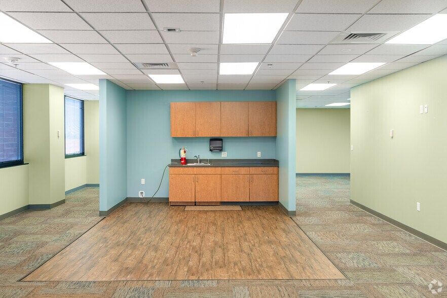 More Photos Of 7110 W Jefferson Ave, Lakewood Unknown For Lease