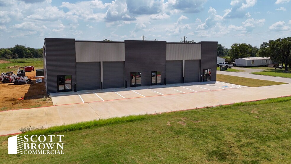 More Photos Of 8587 Stewart Rd, Aubrey Flex For Lease