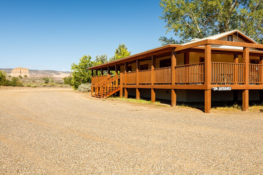 More Photos Of 2040 Long Rd Cyn, Kanab Freestanding For Sale