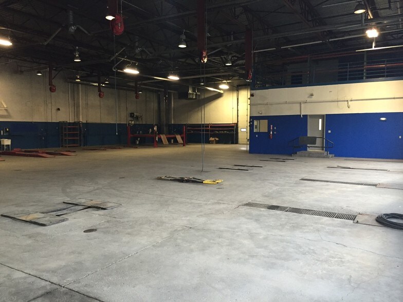 More Photos Of 16400 Brooks Loop, Eagle River Warehouse For Sale