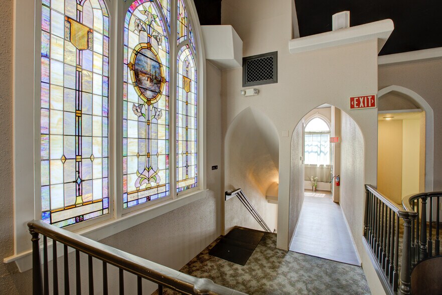 More Photos Of 809 Main Roseburg, Roseburg Lodge Meeting Hall For Sale