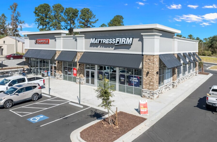 More Photos Of 710 Province Way, Evans Restaurant For Sale