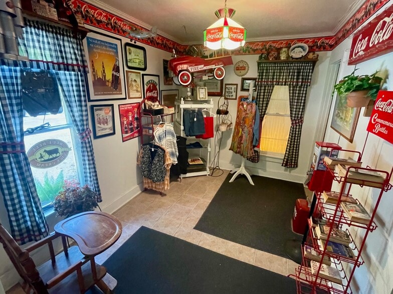 More Photos Of 273 N Main St, Eureka Springs Restaurant For Sale