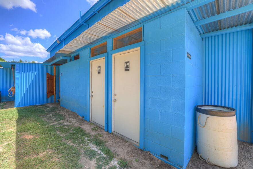 More Photos Of 2001 Ponderosa Dr, New Braunfels Specialty For Sale