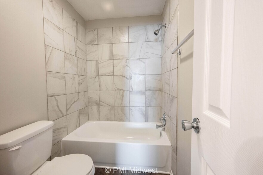 More Photos Of 7046 E State Road 36, Avon Apartments For Sale