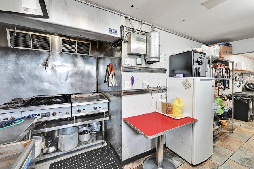 More Photos Of 10 W Oak St, Frackville Restaurant For Sale