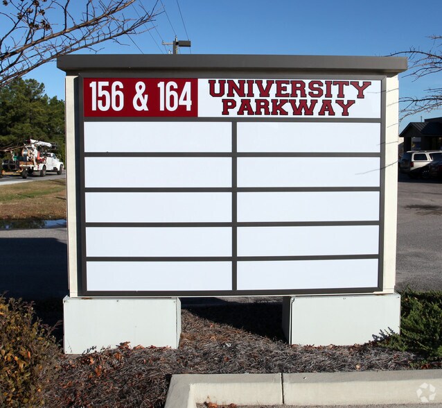More Photos Of 164 University Pky, Aiken Freestanding For Lease