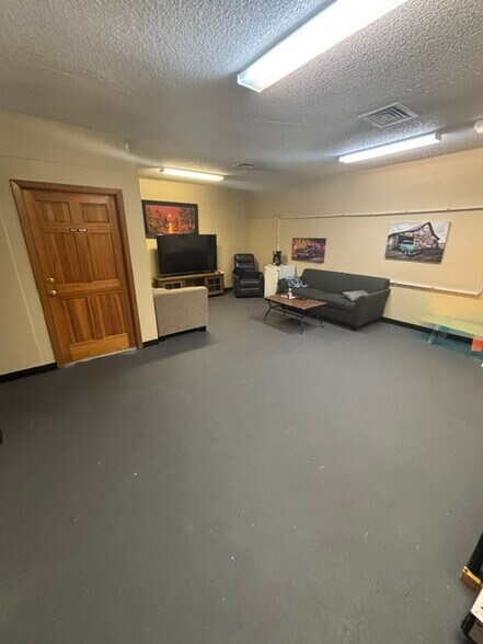 More Photos Of 6430 Tacoma Mall Blvd, Tacoma Storefront Retail Office For Lease