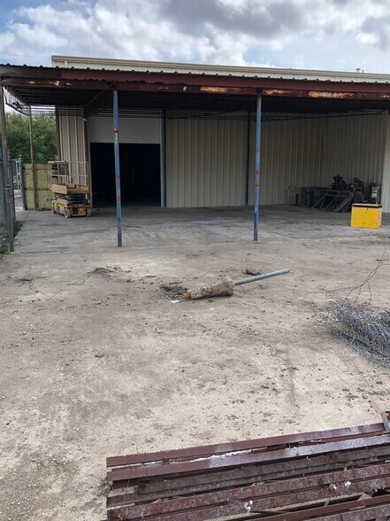 More Photos Of 6531 Overcrest Ln, Pasadena Industrial For Lease