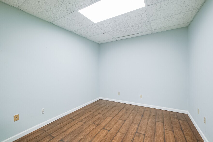 More Photos Of 8200 Westglen Dr, Houston Loft Creative Space For Lease