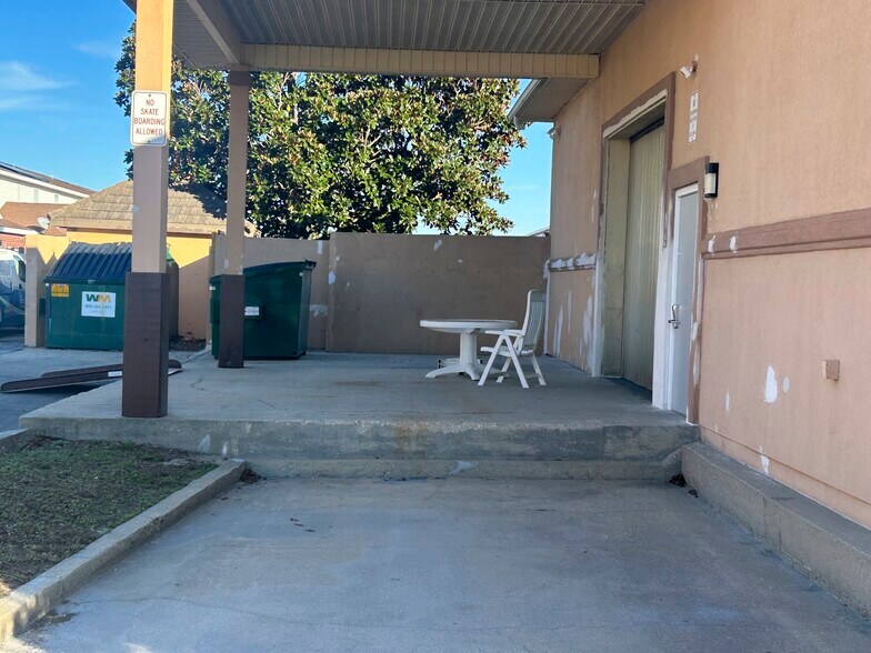 More Photos Of 101 Mattie M Kelly Blvd, Destin Light Distribution For Lease