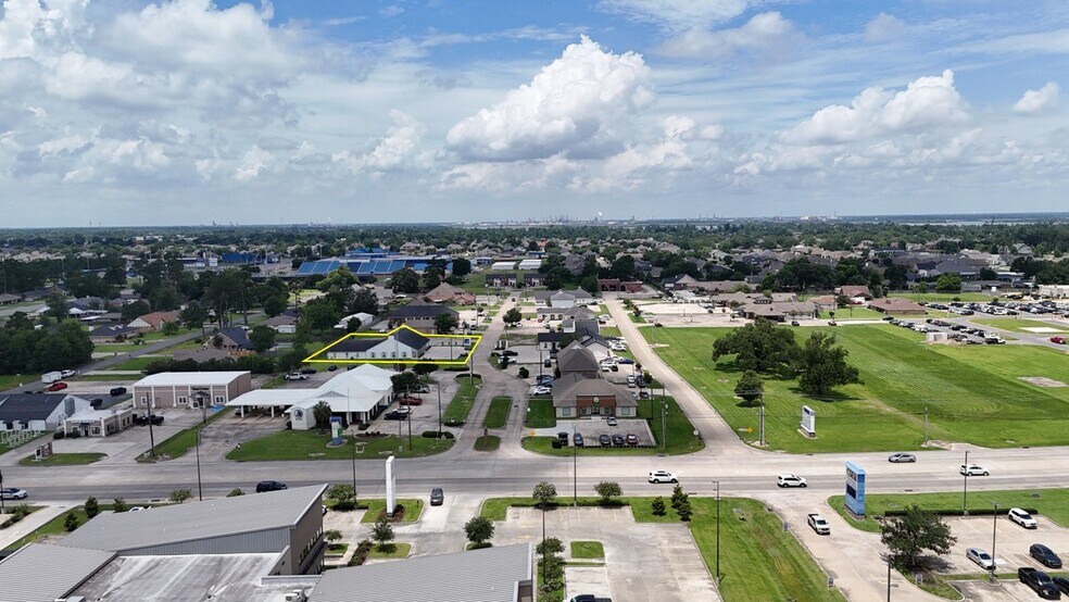 More Photos Of 1909 Southwood Dr, Lake Charles Office For Lease