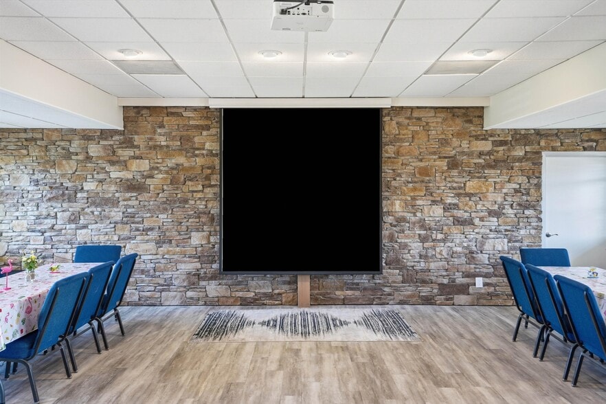 More Photos Of 8075 Lone Star Rd, Jacksonville Religious Facility For Sale