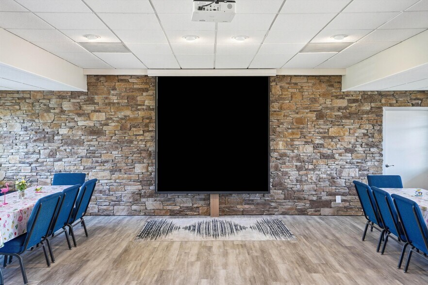More Photos Of 8075 Lone Star Rd, Jacksonville Religious Facility For Sale