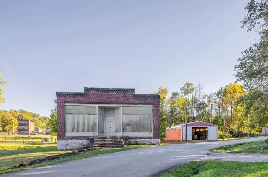 More Photos Of 0 Depot St, Slickville Warehouse For Sale