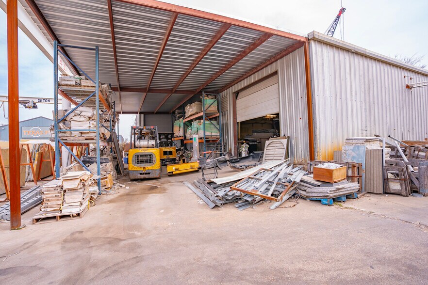 More Photos Of 10582 Spangler Rd, Dallas Manufacturing For Sale