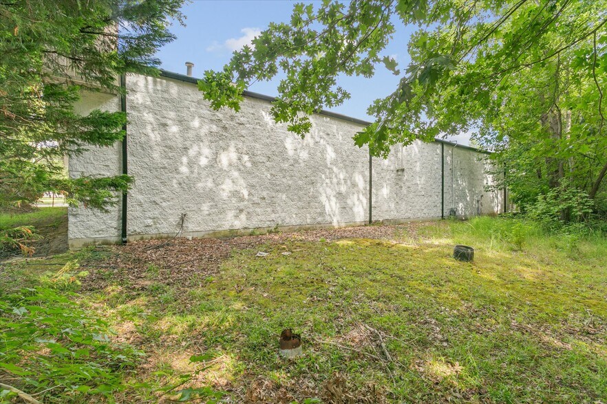 More Photos Of 398 Wythe Creek Rd, Poquoson Auto Repair For Sale