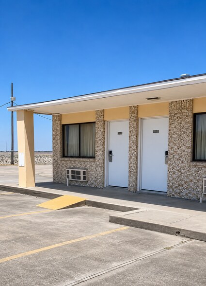 More Photos Of 2225 US-77, Robstown Hotel For Sale