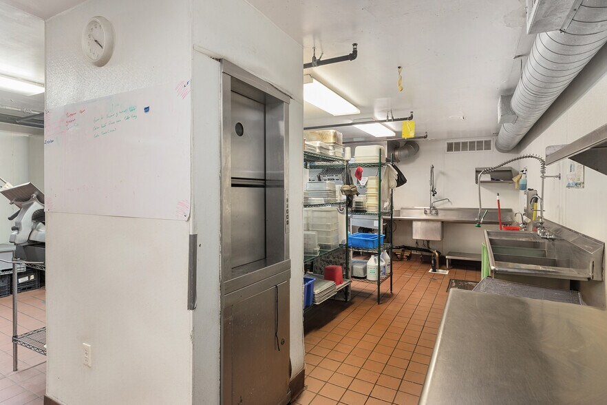 More Photos Of 645 Larkin St, San Francisco General Retail For Sale