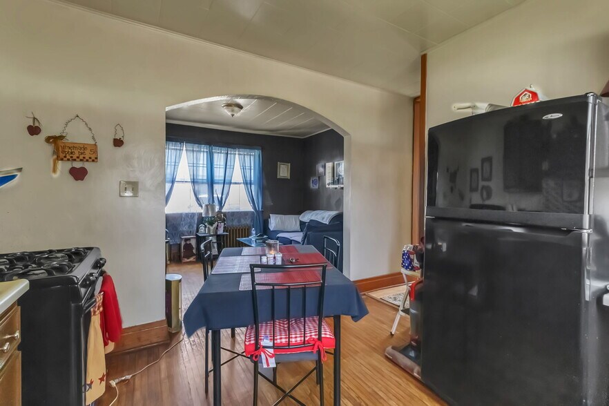 More Photos Of 2519 William St, Buffalo General Retail For Sale