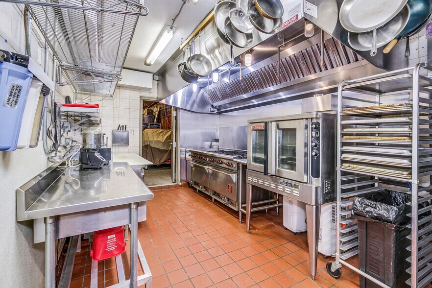 More Photos Of 3401-3405 S Lyndale Ave, Minneapolis Storefront Retail Residential For Sale