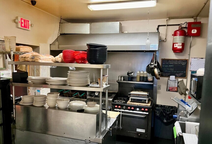 More Photos Of 1524 Van Vranken Ave, Schenectady Bar For Sale