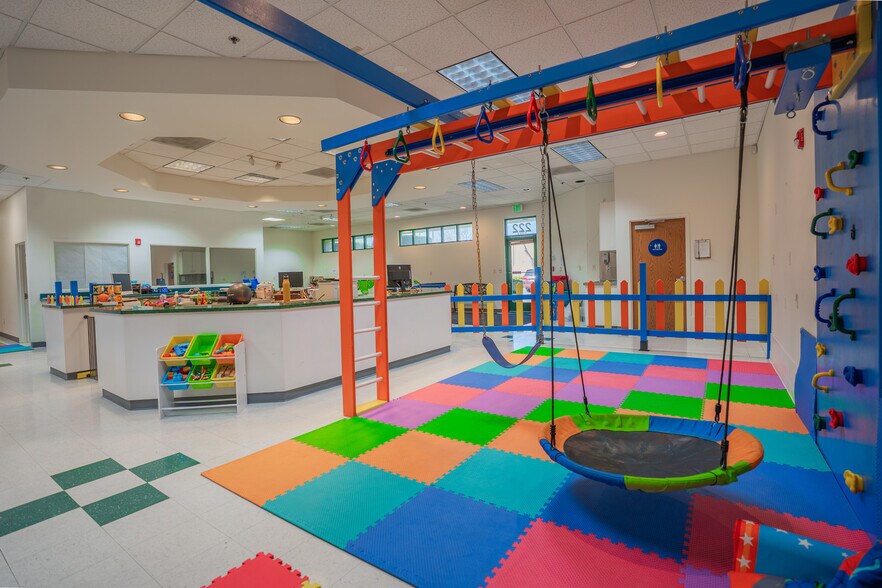 More Photos Of 222 I St, Los Banos Office For Lease