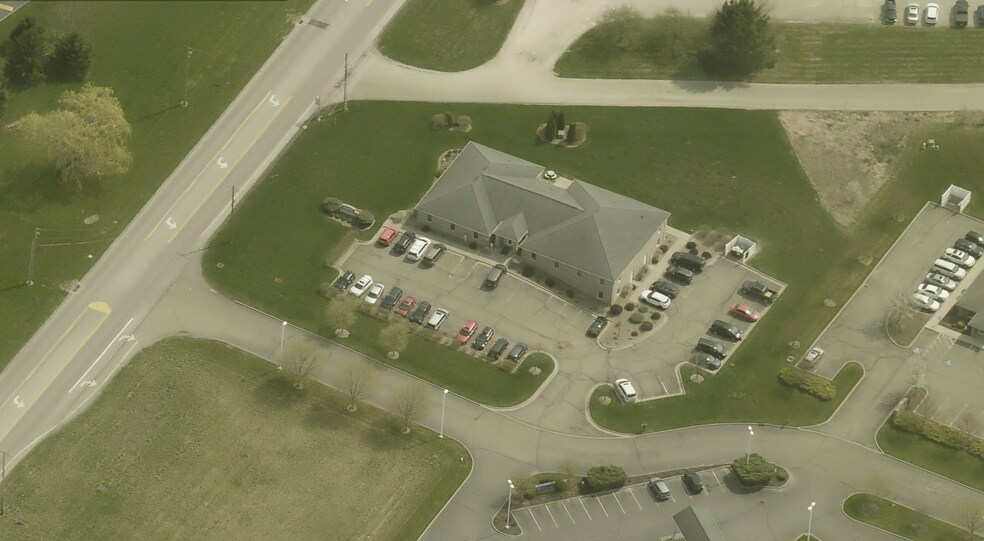 More Photos Of 909 Dover Rd, Wooster Office Residential For Lease