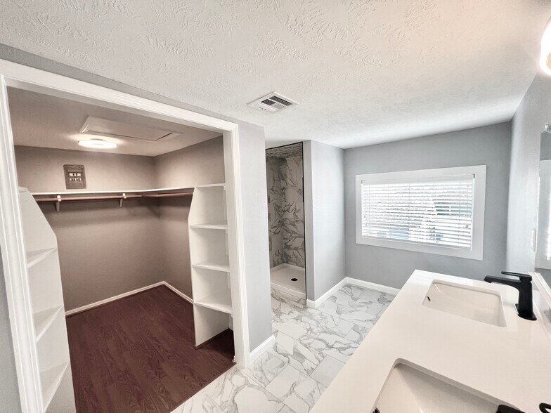 More Photos Of 741 E 9th St, Houston Office Residential For Lease