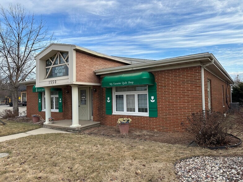 More Photos Of 1550 Dousman St, Green Bay Storefront Retail Office For Sale