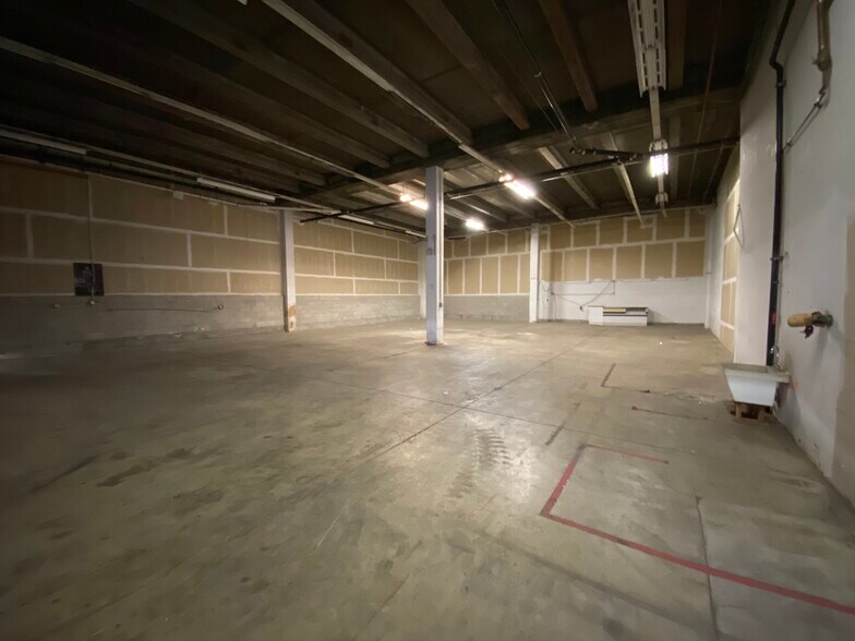 More Photos Of 866 Iwilei Rd, Honolulu Service For Lease