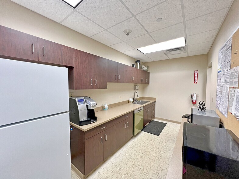 More Photos Of 620 Pierce Blvd, O'Fallon Office For Lease