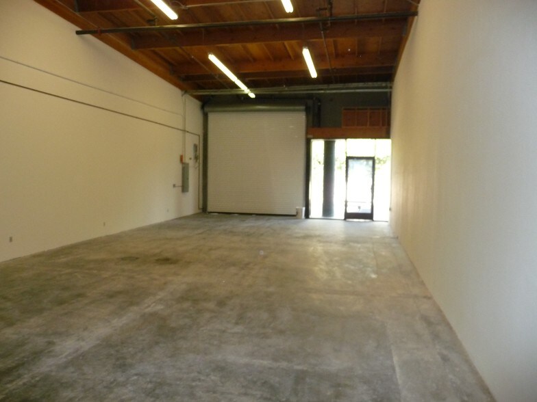 More Photos Of 16120 Caputo Dr, Morgan Hill Manufacturing For Lease