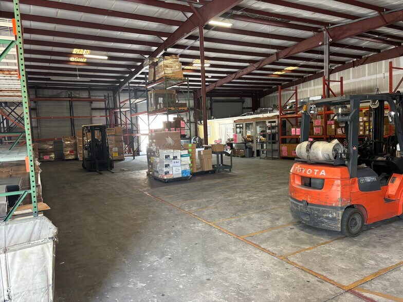 More Photos Of 121 Anclote Blvd, Tarpon Springs Industrial For Lease