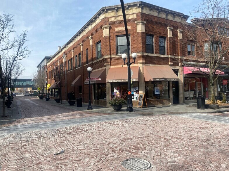 More Photos Of 121 N Marion St, Oak Park Storefront Retail Office For Lease