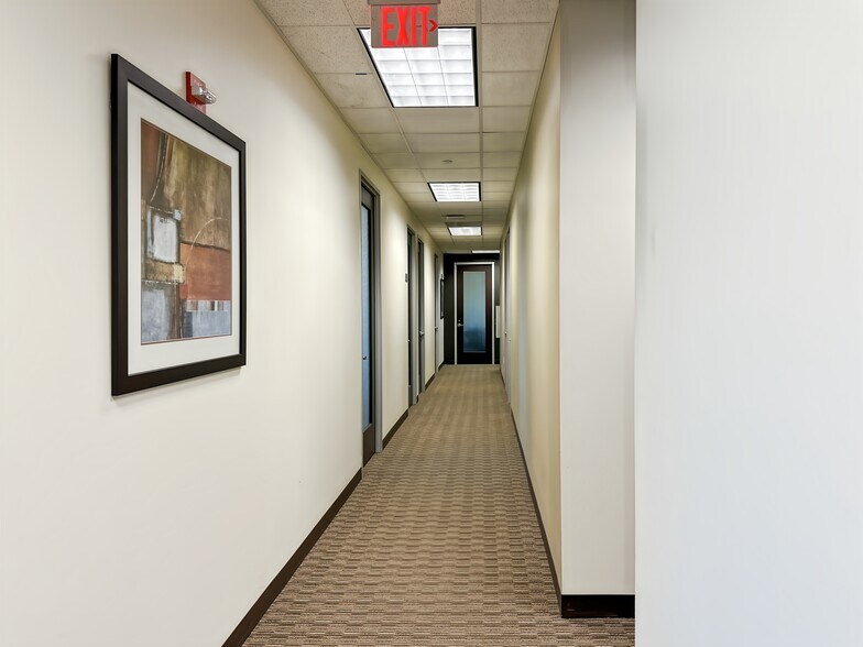 More Photos Of 100 Enterprise Dr, Rockaway Coworking Space