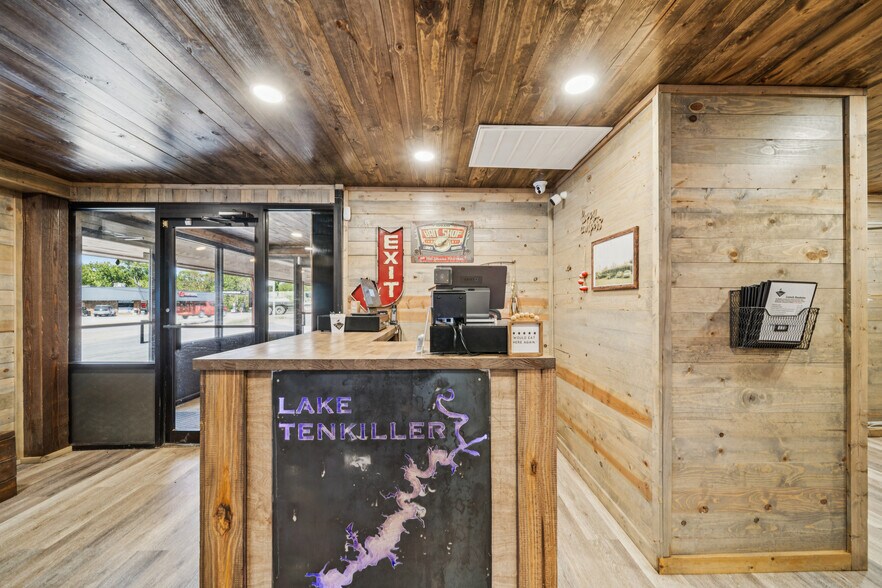 More Photos Of 29301 Hwy 82 Hwy, Park Hill Restaurant For Sale