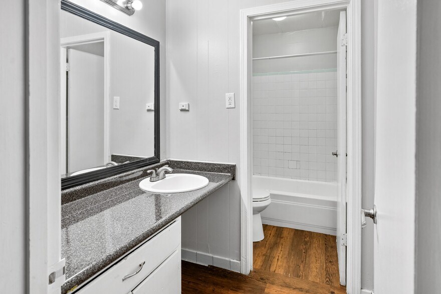 More Photos Of , Memphis Multifamily For Sale