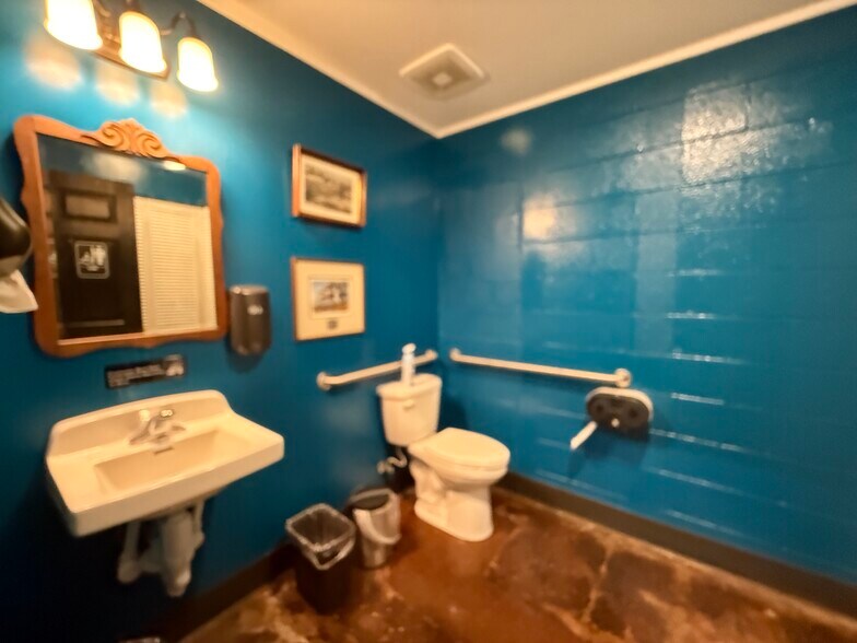 More Photos Of 314 Smith Ave, Thomasville Restaurant For Sale