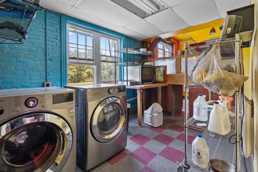 More Photos Of 500 Bridge St, Weissport Restaurant For Sale