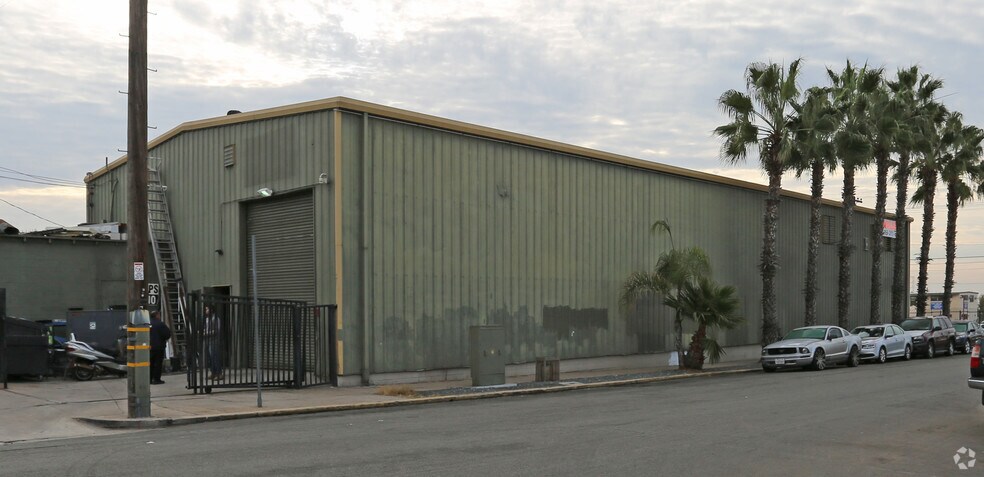 More Photos Of 3106 Main St, San Diego Warehouse For Sale