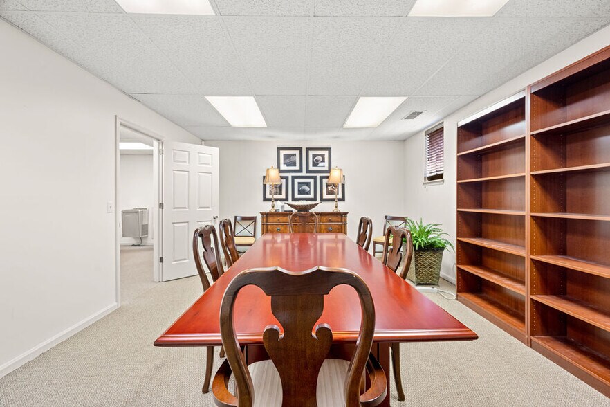 More Photos Of 300 Forest Ave, Chattanooga Office For Sale