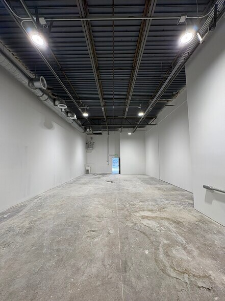 More Photos Of 5475 Peoria St, Denver Light Manufacturing For Lease