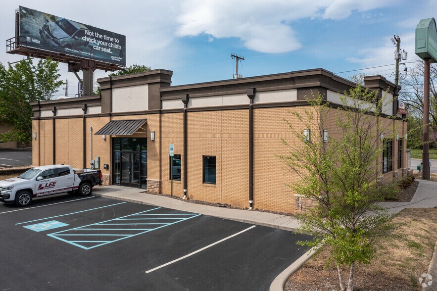 Primary Photo Of 7308 Shallowford Rd, Chattanooga Storefront Retail Office For Lease