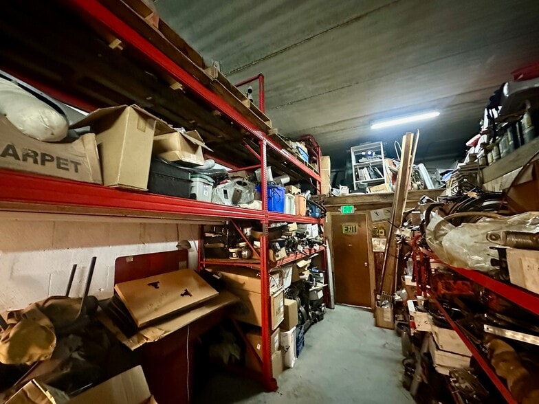 More Photos Of 1002 SE 9th St, Cape Coral Service For Sale