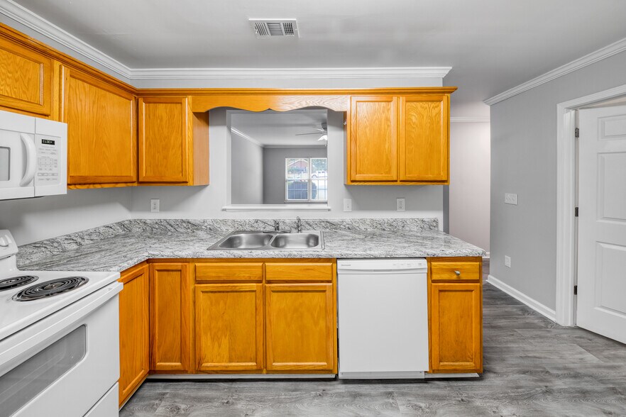 More Photos Of 100-202 Oak Bluff Dr, Athens Apartments For Sale