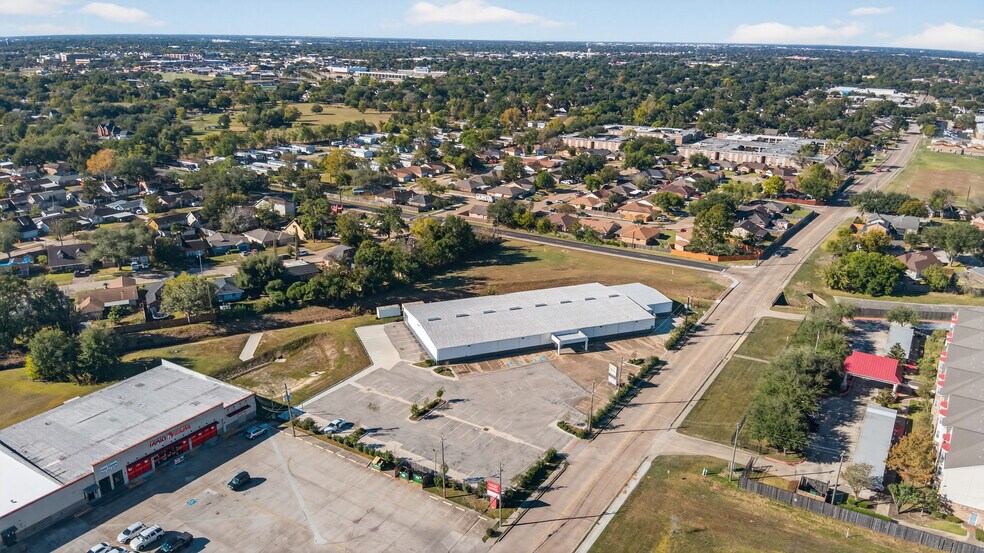 More Photos Of 2606 Cherry Brook Ln, Pasadena Warehouse For Sale