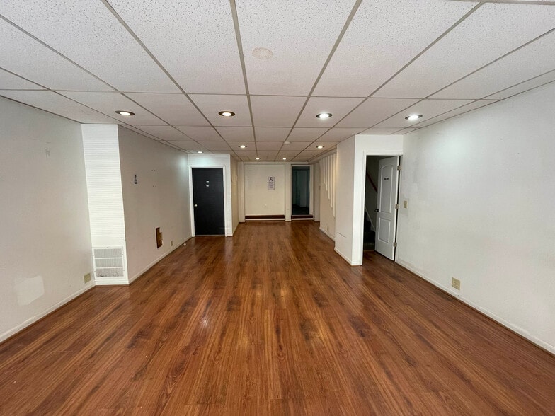 More Photos Of 713 Pratt St, Baltimore Freestanding For Sale